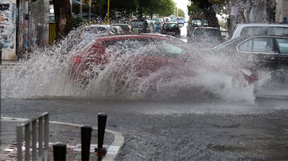 Το καλοκαίρι μας… ξέχασε: 62 τόνοι νερού έπεσαν ανά στρέμμα στην Αττική – Η πρόγνωση του Αρνιακού για τις επόμενες μέρες (βίντεο)